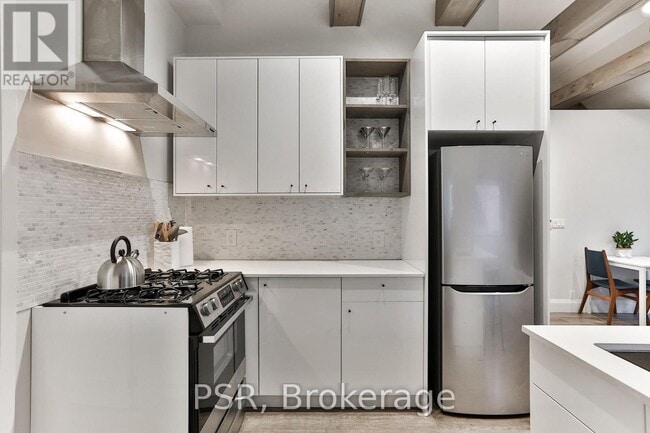 Photo - 264 Dovercourt Rd Unit Upper