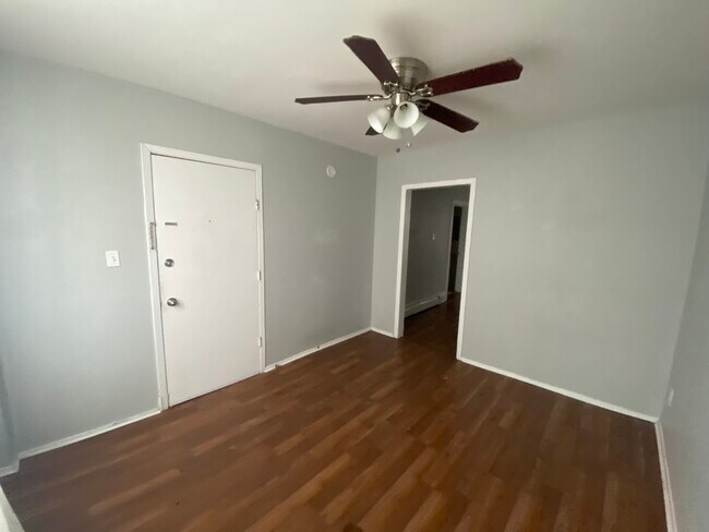 Photo - 2-65 John St Unit 2