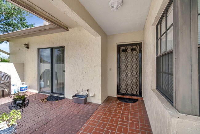 Photo - 5531 Parkwalk Cir E