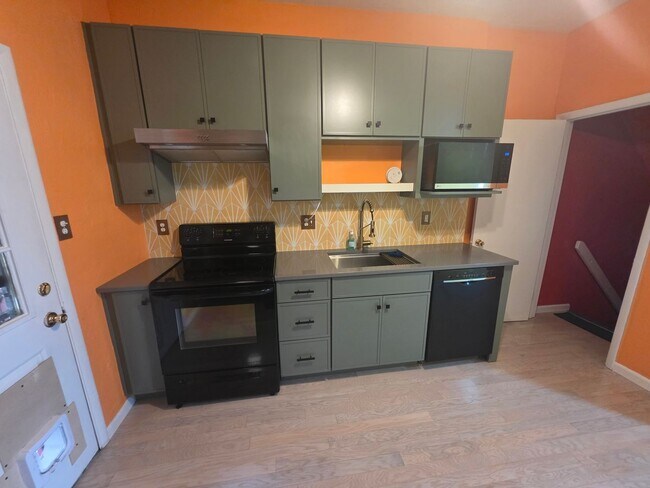 Photo - 18 S 13th St