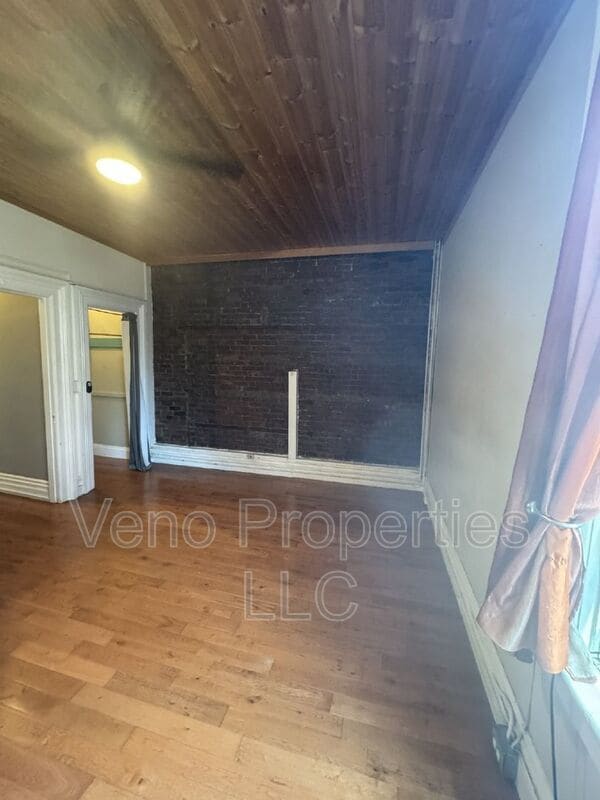 Photo - 16 2nd St
