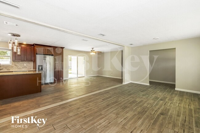 Photo - 1270 Arbor Cir