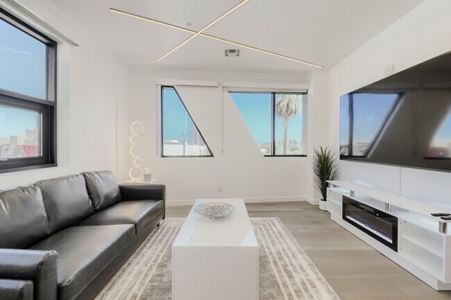 1030 N 1st St Unit SI ID1585484P