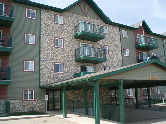 Building Photo - Apartment/Condo Located in Timberlea - Great Price You Will Not Want to Miss Out! Unit 1406