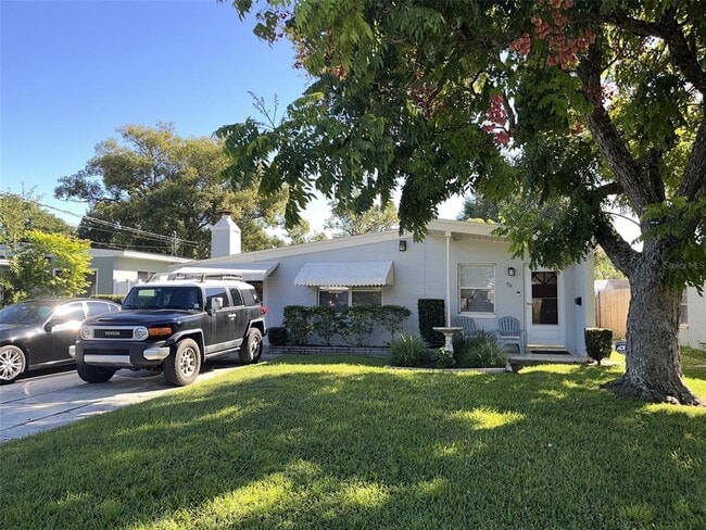 Photo - 770 Baffie Ave