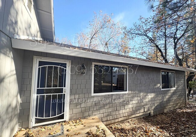 Photo - Cozy 3-Bedroom 2-Bath Retreat Nestled in the Trees!