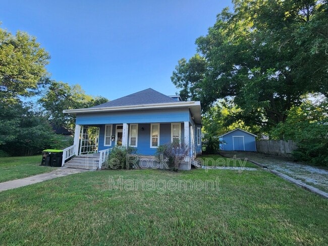 Photo - 720 E 9th St House