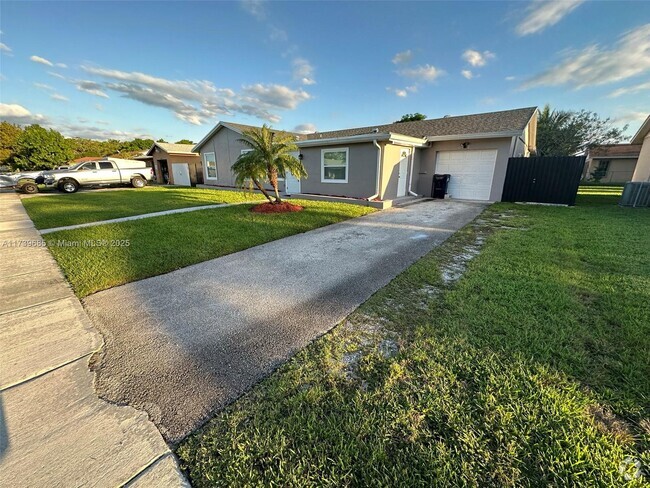 Building Photo - 11042 SW 166th Terrace Rental