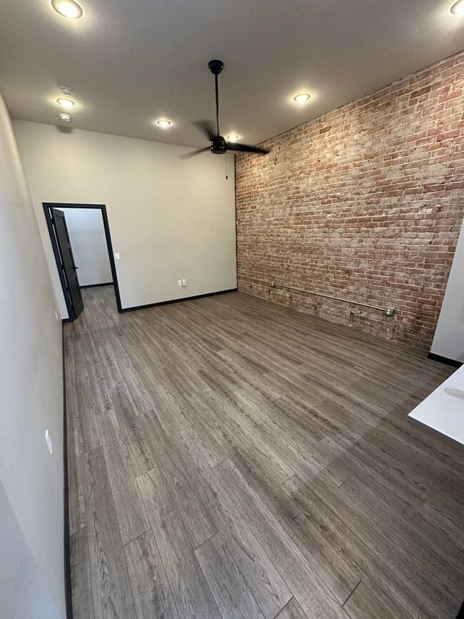 Photo - 409 W Norfolk Ave Unit 201