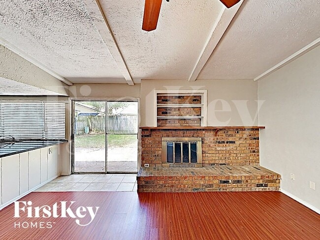 Photo - 16934 Macleish Dr