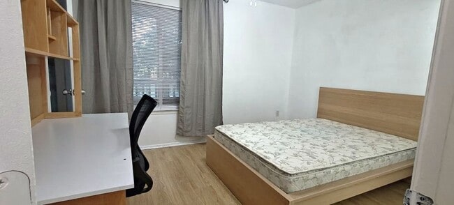 Photo - 4000 SW 23rd St Unit 4-207