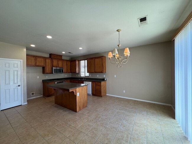 Photo - NW Bakersfield home!