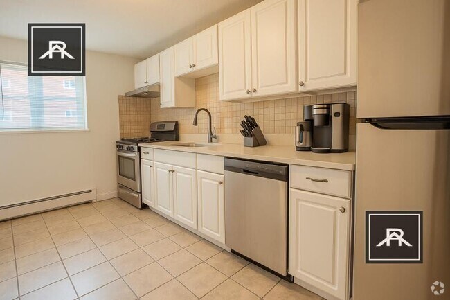Building Photo - 2 bedroom in Brighton MA 02135 Unit 2 Rental
