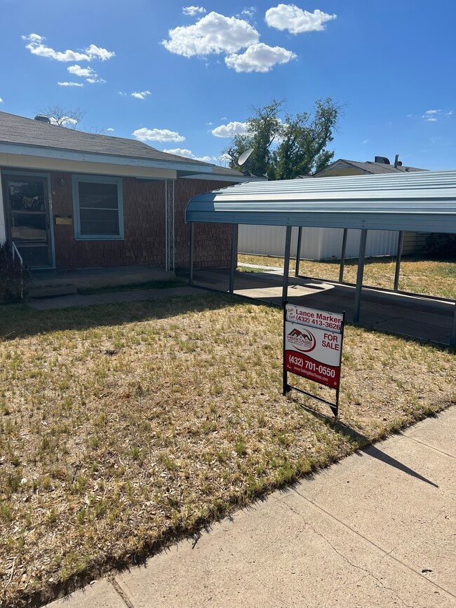 Carport - 503 S Franklin Ave