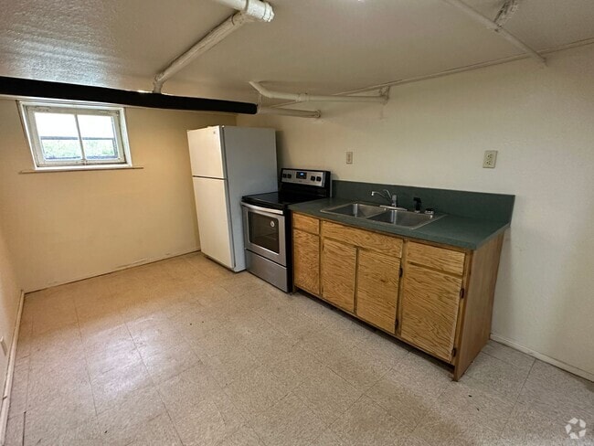 Building Photo - Arnold465 Unit 465 1/2 N 6th Street Rental