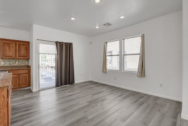 Photo - Spacious 3 Bedroom + Office/Den & 3 Bath Home for Rent