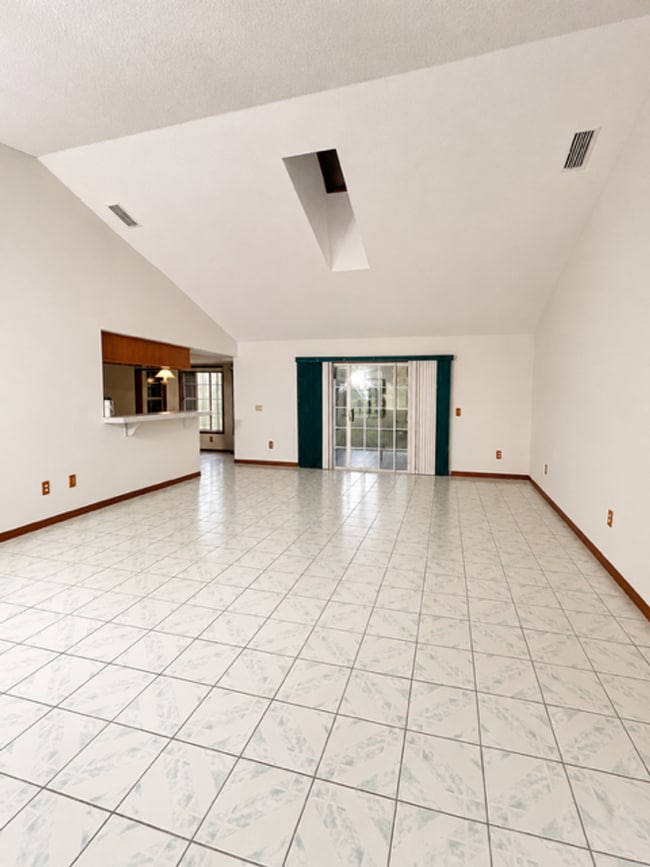 Photo - 1156 Pilgrim Ave