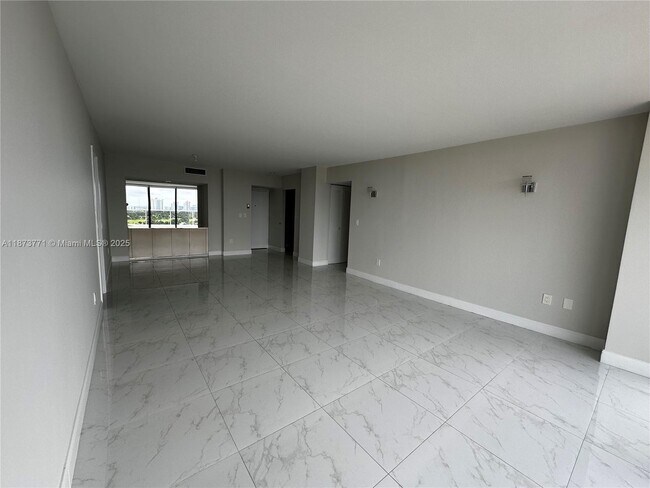 Photo - 3731 N Country Club Dr Unidad 1926