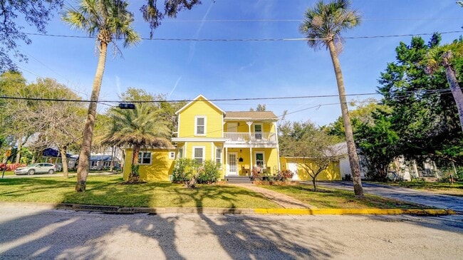 Building Photo - 14 Sanchez Ave Unit A