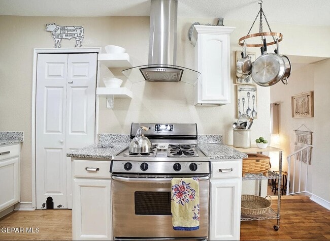 Photo - 3236 Richmond Ave