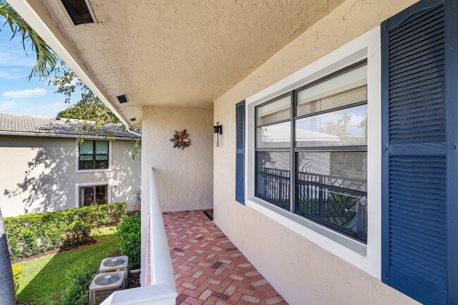 Photo - 29 Stratford Ln W Unidad B
