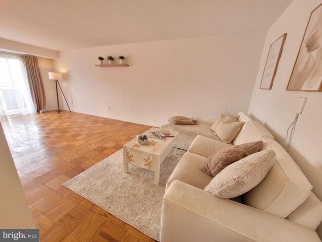 Photo - 3101 S Manchester St Unit 512