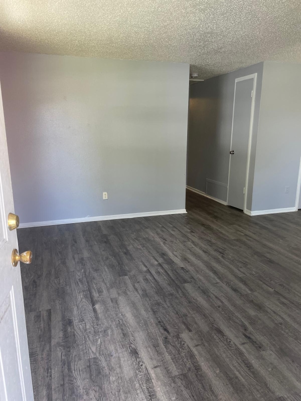 Photo - 925 S Castle Ct