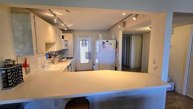 Building Photo - 3100 N Course Ln Unit 410