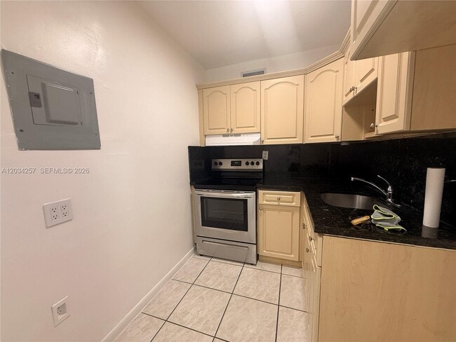 Photo - 1860 SW 22nd St Unit 11