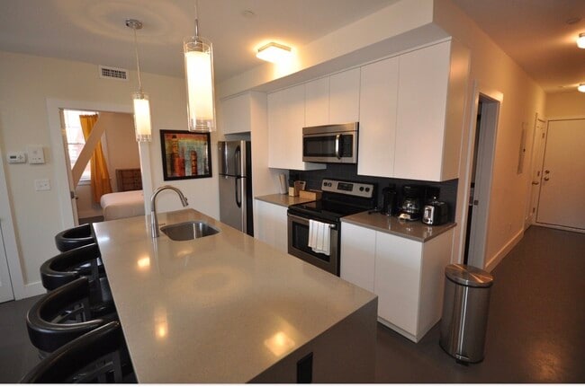 Building Photo - 685 Massachusetts Ave Unit 3