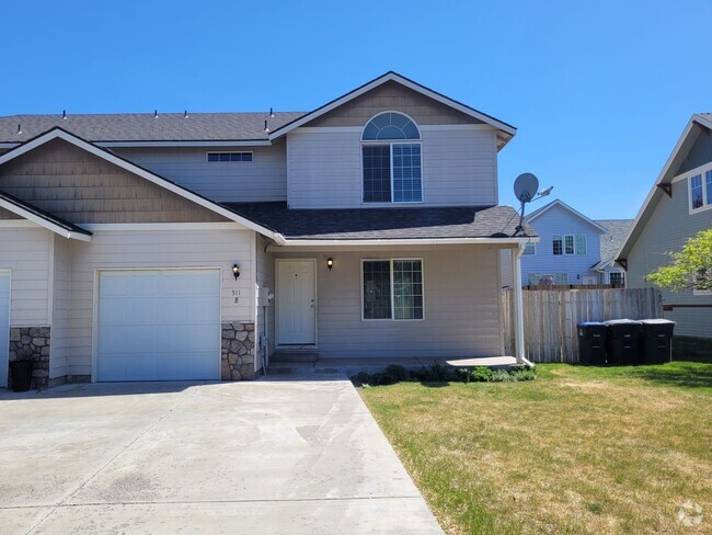 Building Photo - 511 Sandalwood Pl Unit 511 B Sandalwood Pl Rental