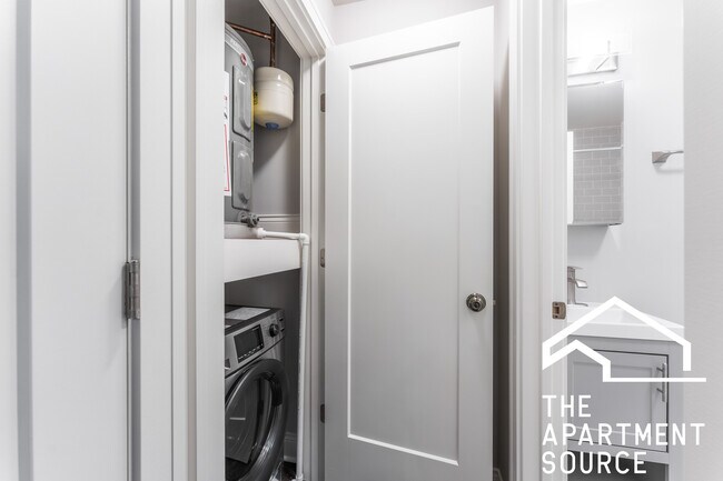 Photo - 640 W Wrightwood Ave Unit 210