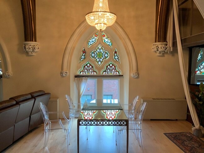 Building Photo - 48 W Broadway Unit #307