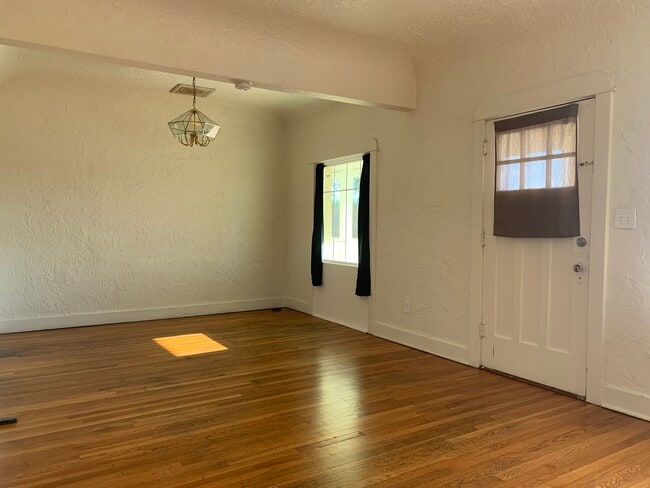 Photo - 1001 N Catalina Ave