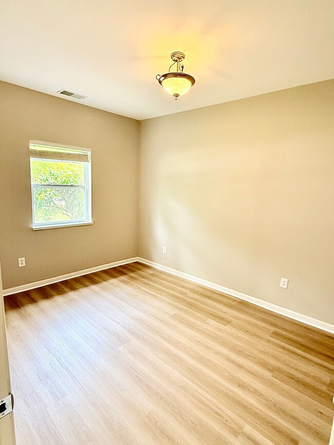 Photo - 741 Oswego Rd