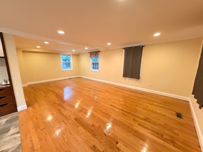 Photo - 112 E Quinobequin Rd