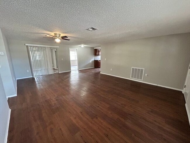 Photo - 7316 Nova Scotia Dr