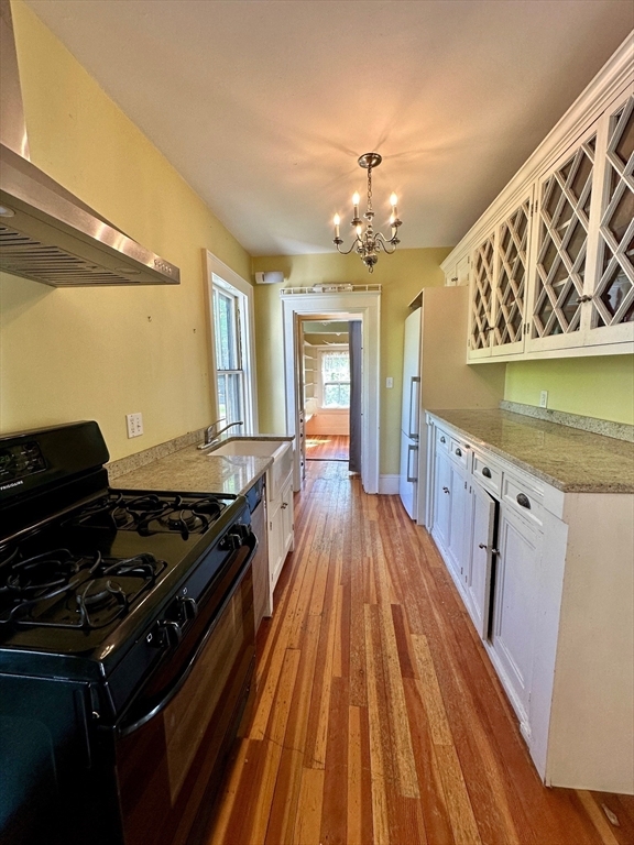 Building Photo - 984 Chestnut St Unit 2 Rental