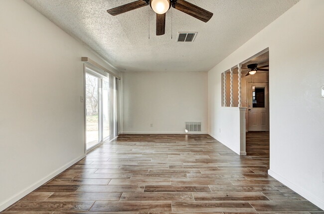 Photo - 1512 Pinewood Dr