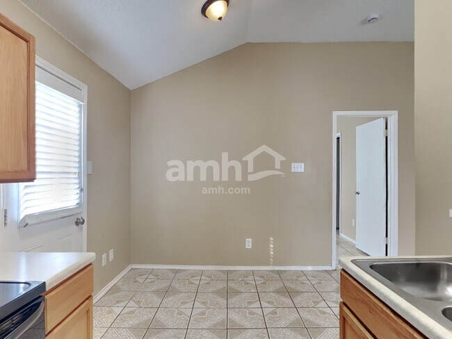 Photo - 702 Castlewick Ct