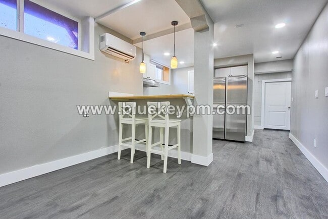 Photo - 2400 Lincoln Ave