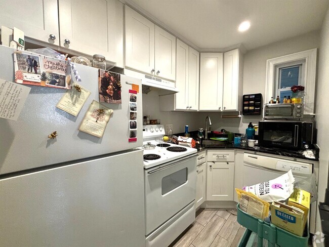 Building Photo - 1139 Broadway Unit 7 Rental