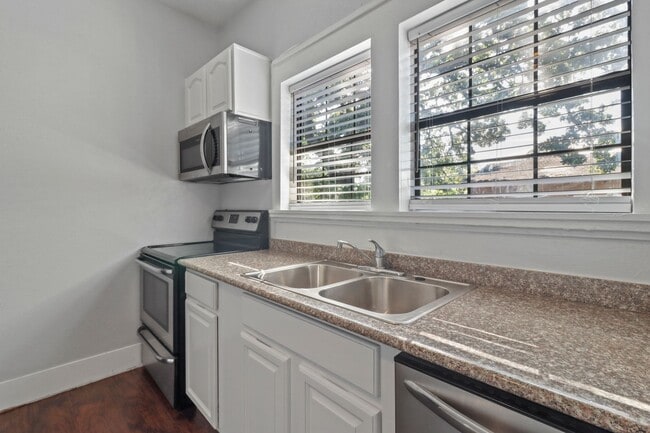 Photo - 516 Mill St Unit B