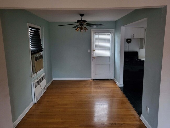 Photo - 128 E Maple St Unit Lg 2Bdr +yd+ basement