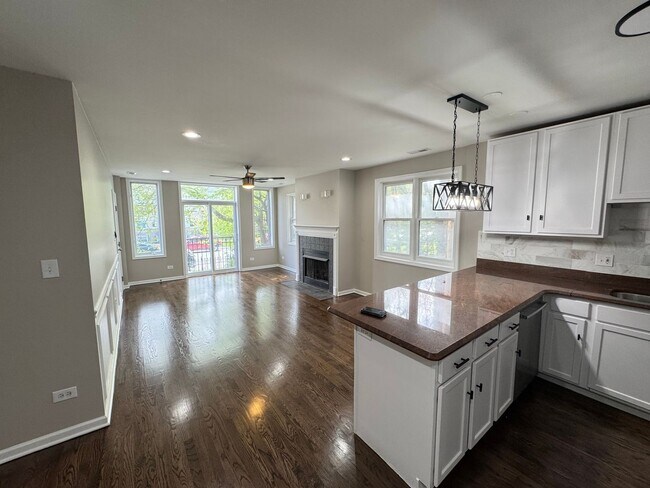 Photo - 5438 S Indiana Ave Unit 1