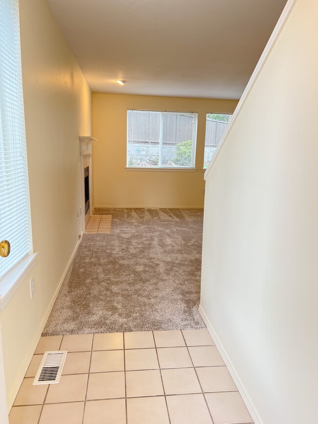 Entryway - 12604 119th Street Ct E