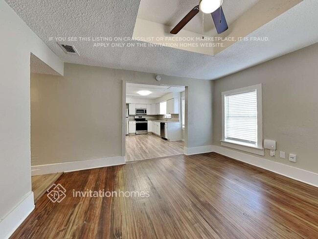 Photo - 705 N Alamo Rd