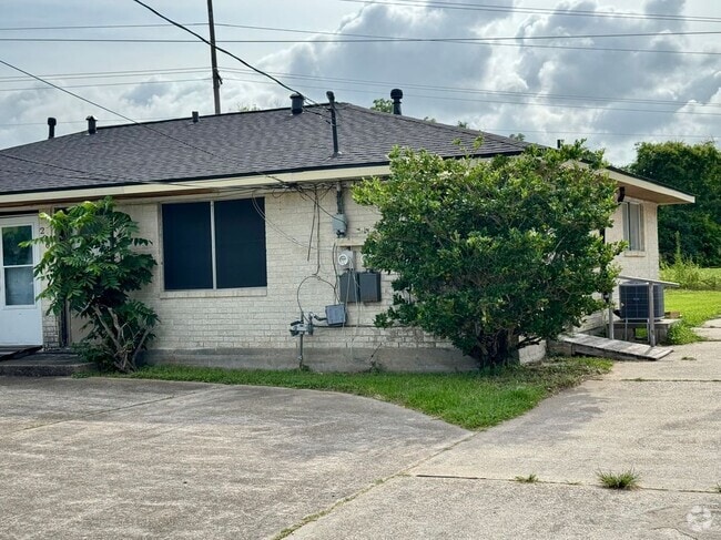 Building Photo - 206 Robertson St Rental