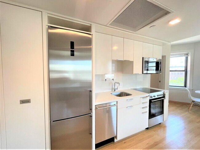 Photo - 115 Mt Auburn St Unit 13