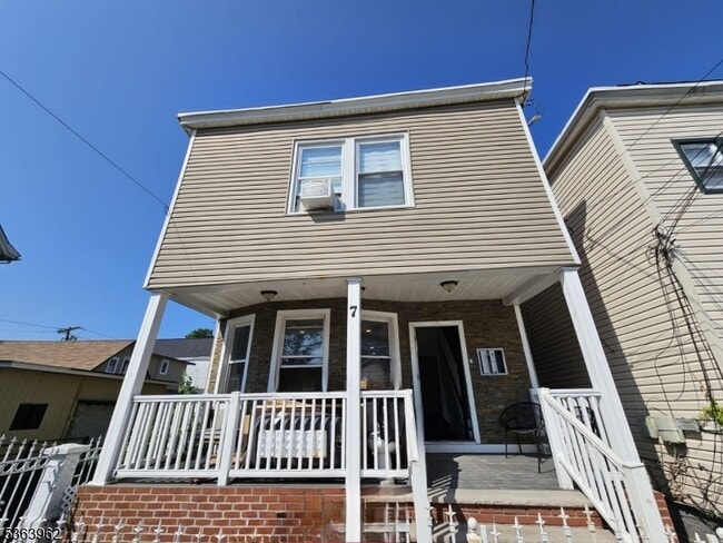 Building Photo - 7 Davidson St Unit 7 Rental